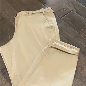 Khaki cropped pants